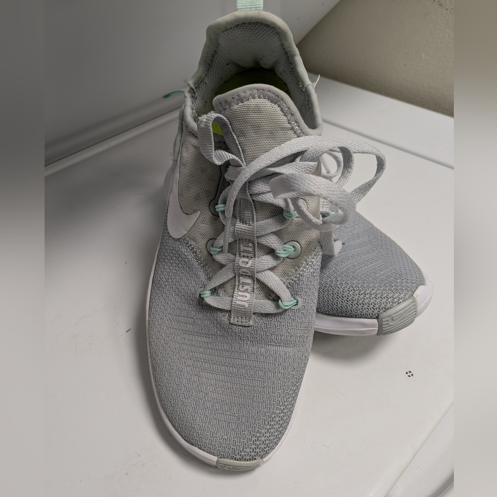 Nike Free TR 8 Pure Platinum Igloo Athletic Shoes (942888-003)